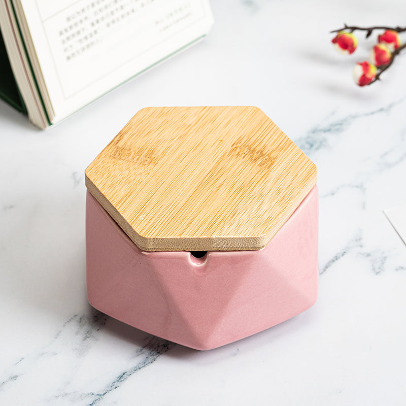 Ceramic Ashtray With Lid Creative Personality Fashion Office Anti Fly Ash Size Size Living Room Home European Trend