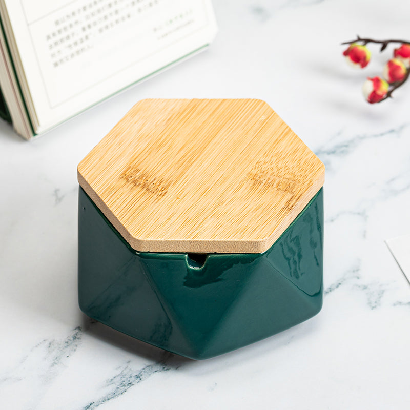 Ceramic Ashtray With Lid Creative Personality Fashion Office Anti Fly Ash Size Size Living Room Home European Trend