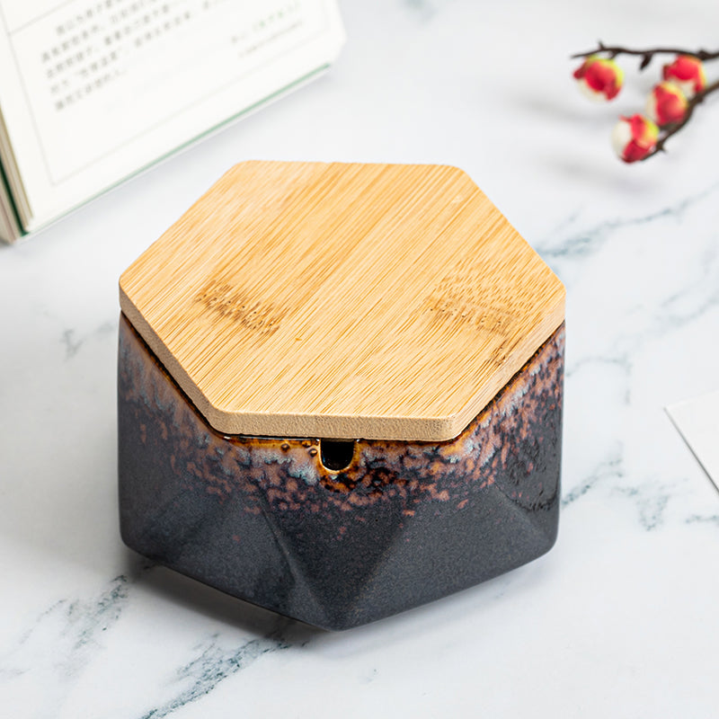 Ceramic Ashtray With Lid Creative Personality Fashion Office Anti Fly Ash Size Size Living Room Home European Trend