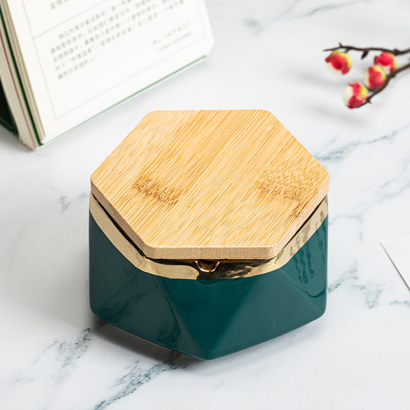 Ceramic Ashtray With Lid Creative Personality Fashion Office Anti Fly Ash Size Size Living Room Home European Trend
