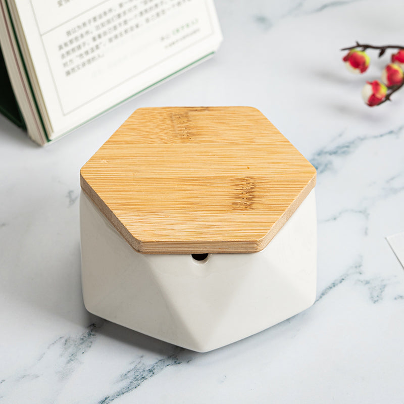 Ceramic Ashtray With Lid Creative Personality Fashion Office Anti Fly Ash Size Size Living Room Home European Trend