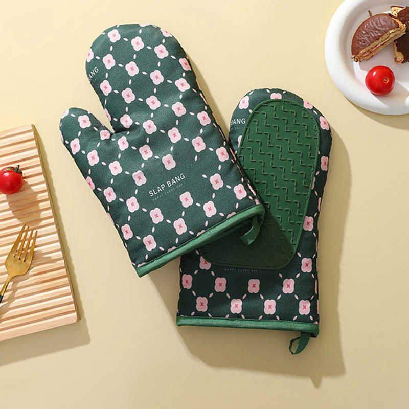 Anti-Scalding Microwave Cotton Non-Slip Insulation Gloves Oven Mitts Kitchen Heat Resistant Thickened Cotton Heat Insulation Microwave Oven Oven Anti Scalding Household Gloves Baking Tools | Insulation Gloves |
Oven Mitts: The outer layer of oven mitt is twill cloth and the inner layer is made of cotton. The
