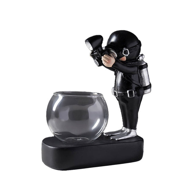 Nordic Astronaut Resin Decorative Flowerpot Ornaments Astronaut Flowerpot Astronaut Glass Vase Desk Vase Home Decor Accessories.