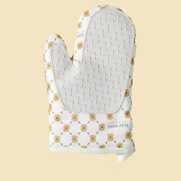 Anti-Scalding Microwave Cotton Non-Slip Insulation Gloves Oven Mitts Kitchen Heat Resistant Thickened Cotton Heat Insulation Microwave Oven Oven Anti Scalding Household Gloves Baking Tools | Insulation Gloves |
Oven Mitts: The outer layer of oven mitt is twill cloth and the inner layer is made of cotton. The