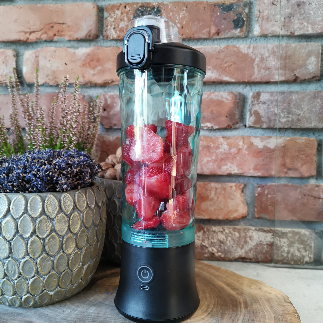 portable blender with strawberries