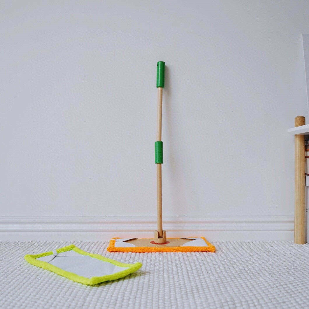 Play house toy cleaning Korea cleaning mop.