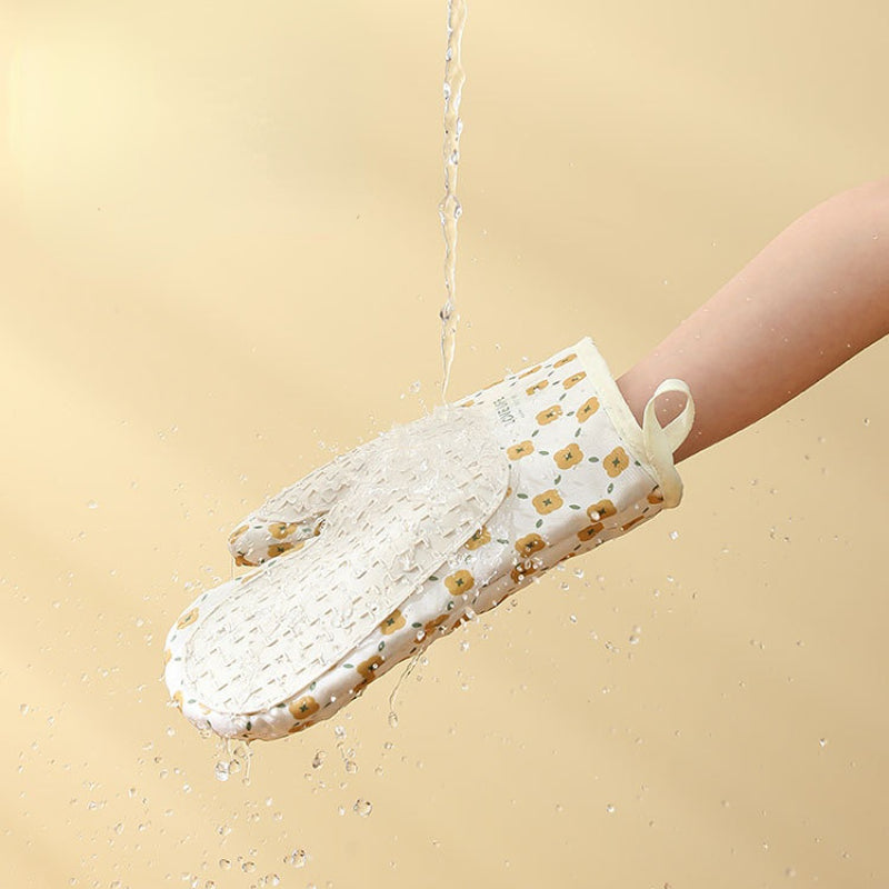 Anti-Scalding Microwave Cotton Non-Slip Insulation Gloves Oven Mitts  Kitchen Heat Resistant Thickened Cotton Heat Insulation Microwave Oven Oven Anti Scalding Household Gloves Baking Tools | Insulation Gloves | 
 Oven Mitts: The outer layer of oven mitt is twill cloth and the inner layer is made of cotton. The